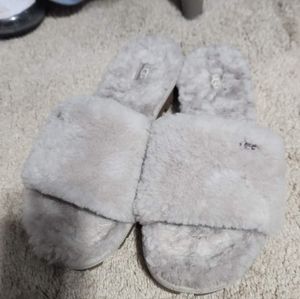 Ugg slides